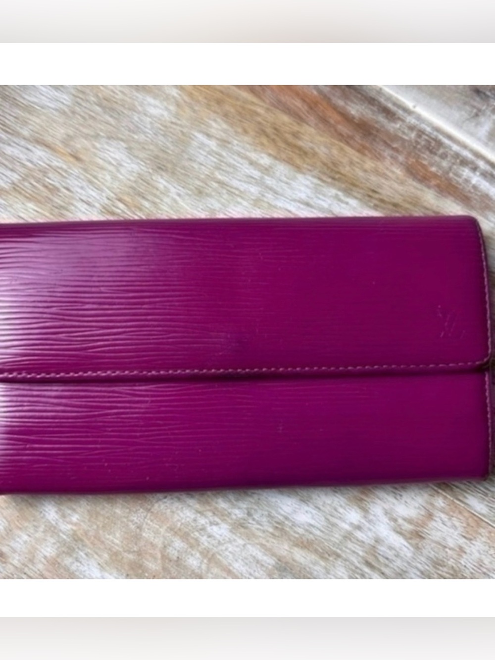 AUTHENTIC Louis Vuitton Monogram Sarah Wallet. Violet